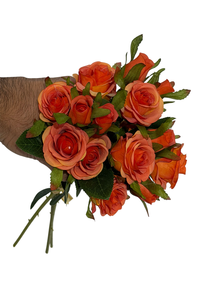 وردة صغيرة برتقالية